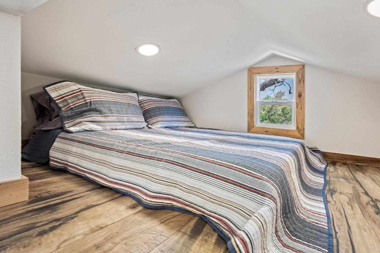 Romantic Tiny Luxury Retreat W Heated Pool, Sauna N Outdoor Shower In Wimberley 10 Acres Kültér fotó