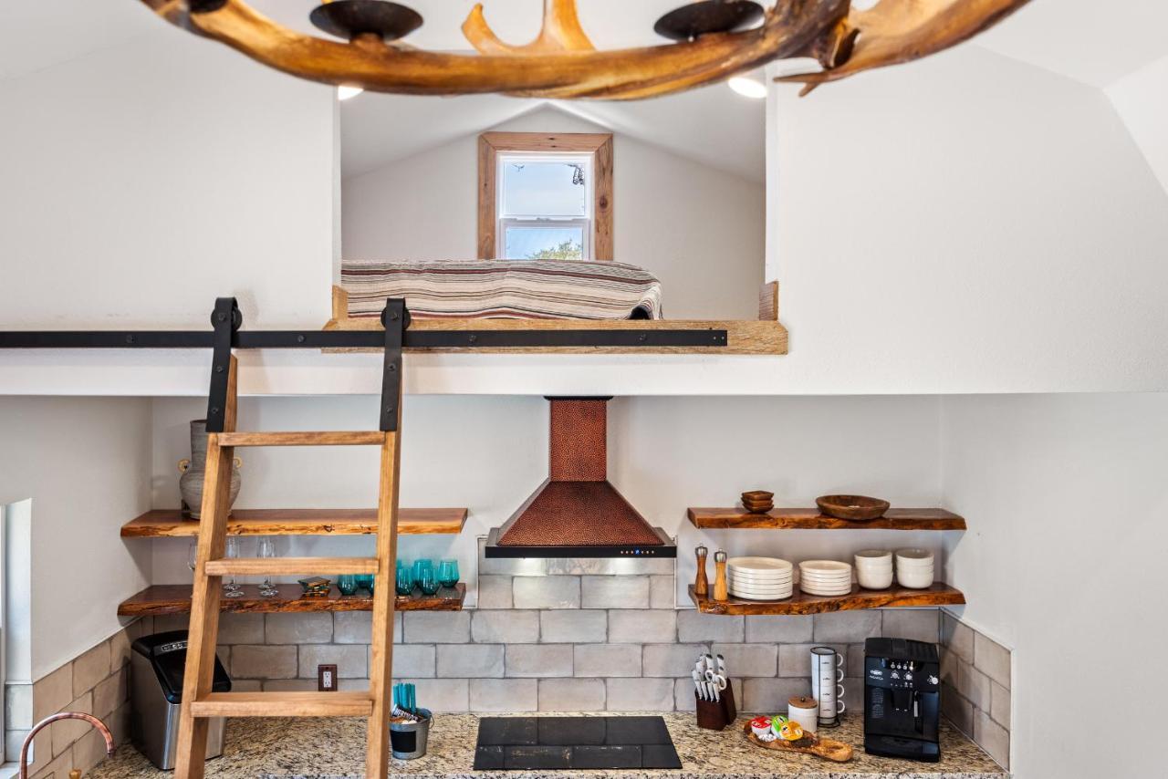 Romantic Tiny Luxury Retreat W Heated Pool, Sauna N Outdoor Shower In Wimberley 10 Acres Kültér fotó